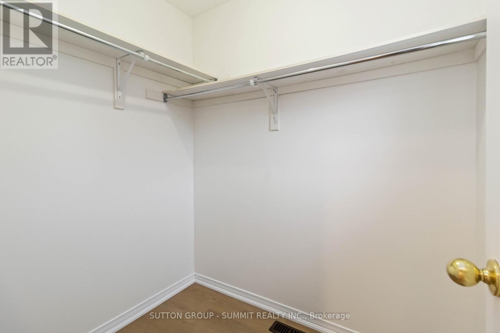 3269 Camberwell Drive, Mississauga, Ontario  L5M 6T2 - Photo 18 - W12473968