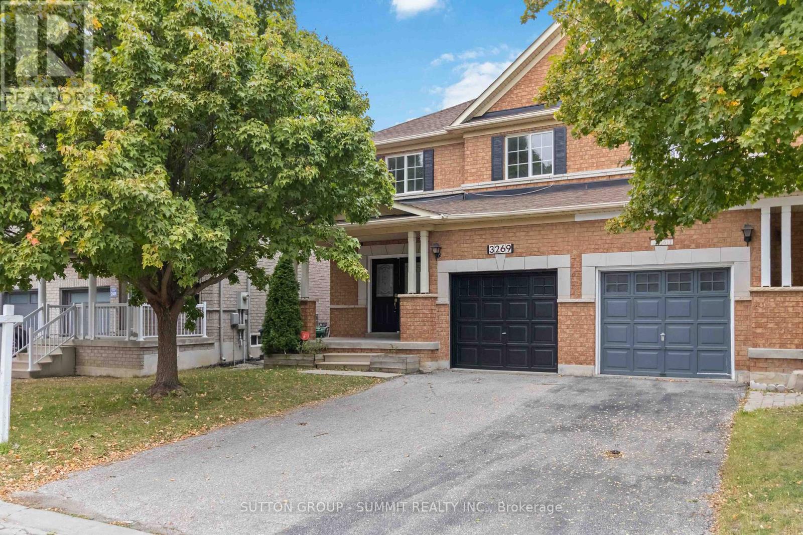 3269 Camberwell Drive, Mississauga, Ontario  L5M 6T2 - Photo 2 - W12473968