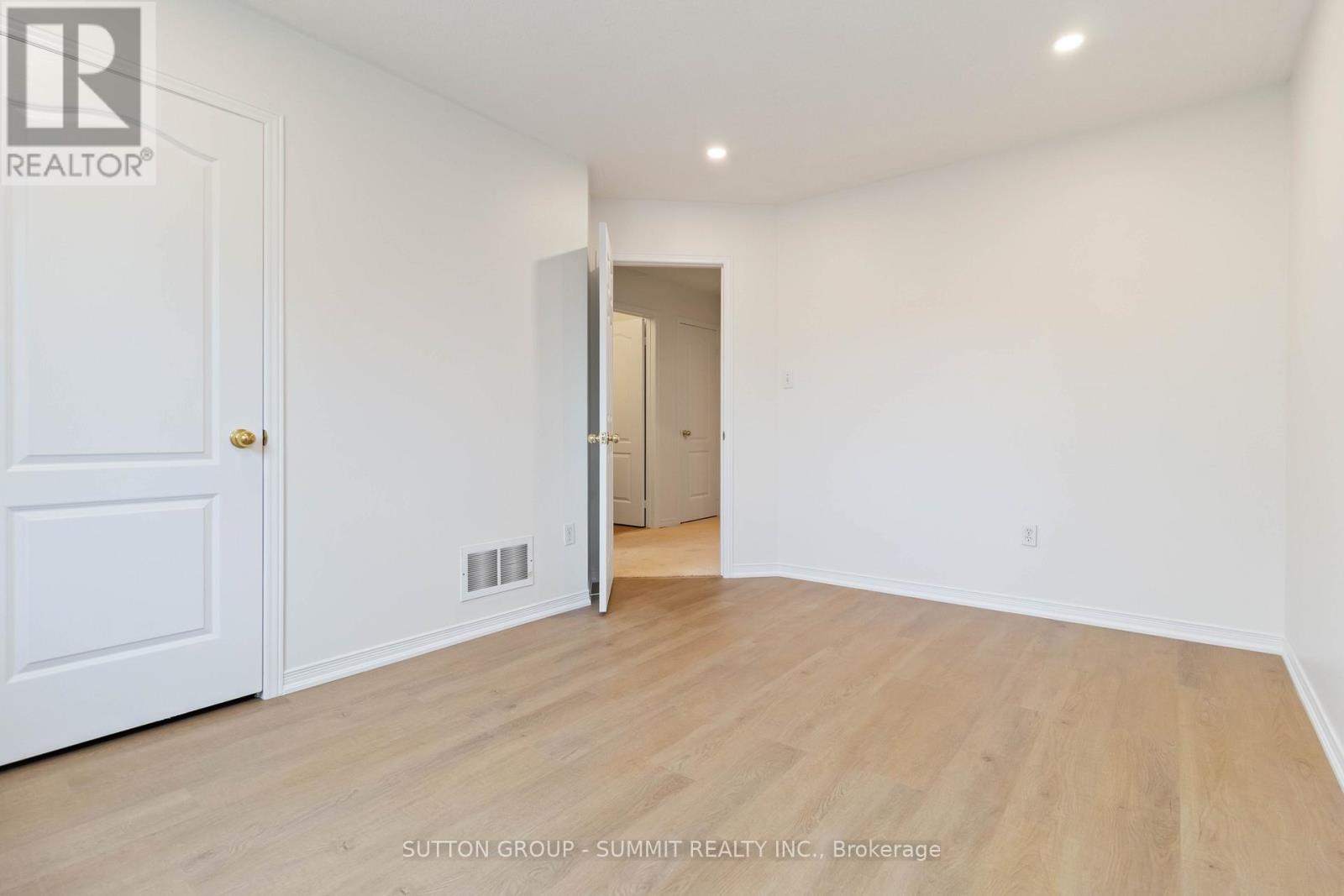 3269 Camberwell Drive, Mississauga, Ontario  L5M 6T2 - Photo 23 - W12473968