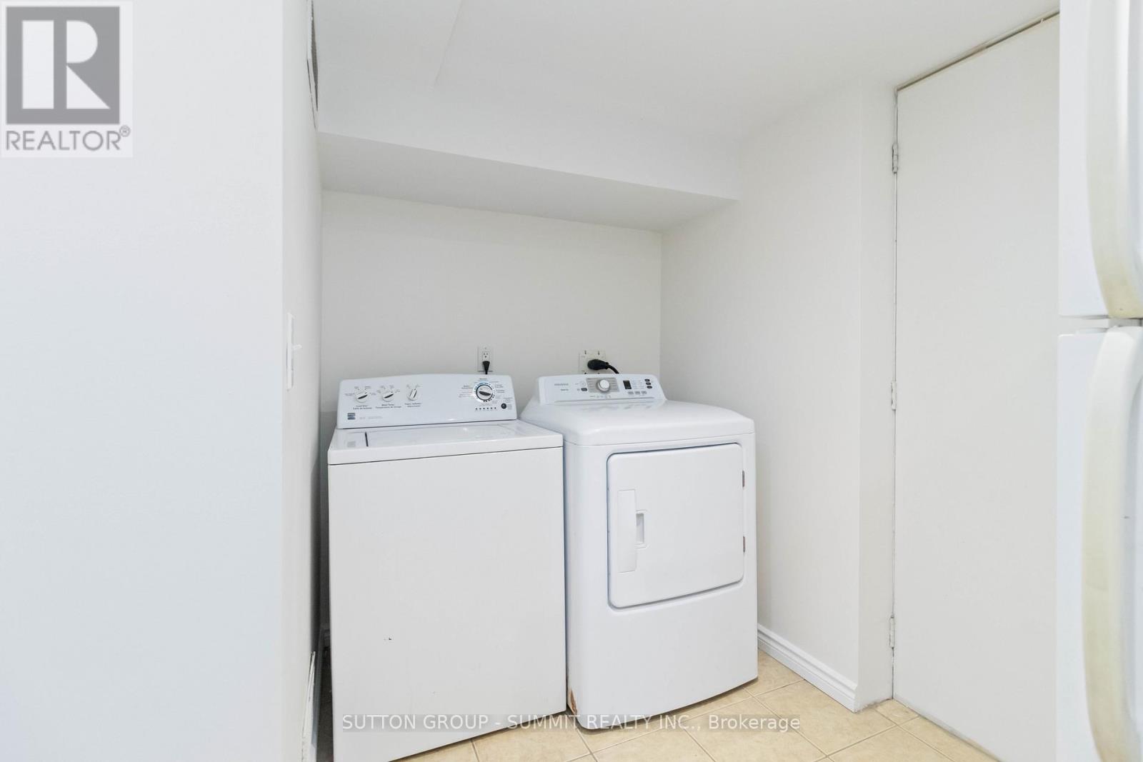 3269 Camberwell Drive, Mississauga, Ontario  L5M 6T2 - Photo 28 - W12473968