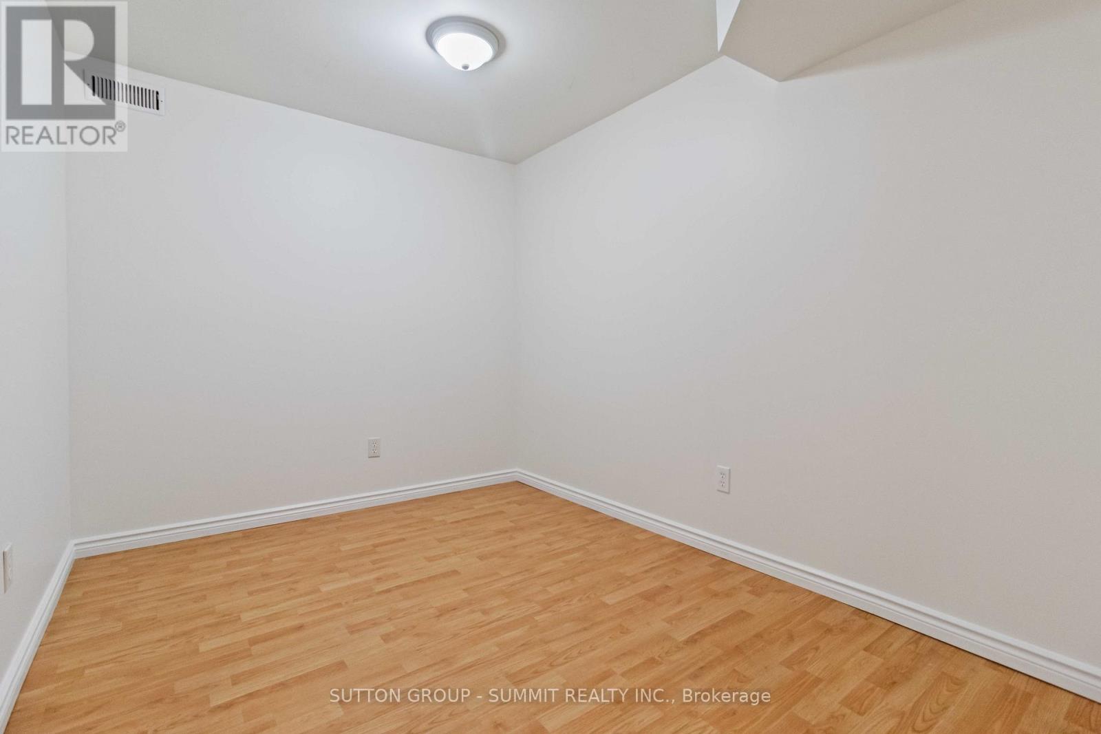 3269 Camberwell Drive, Mississauga, Ontario  L5M 6T2 - Photo 31 - W12473968