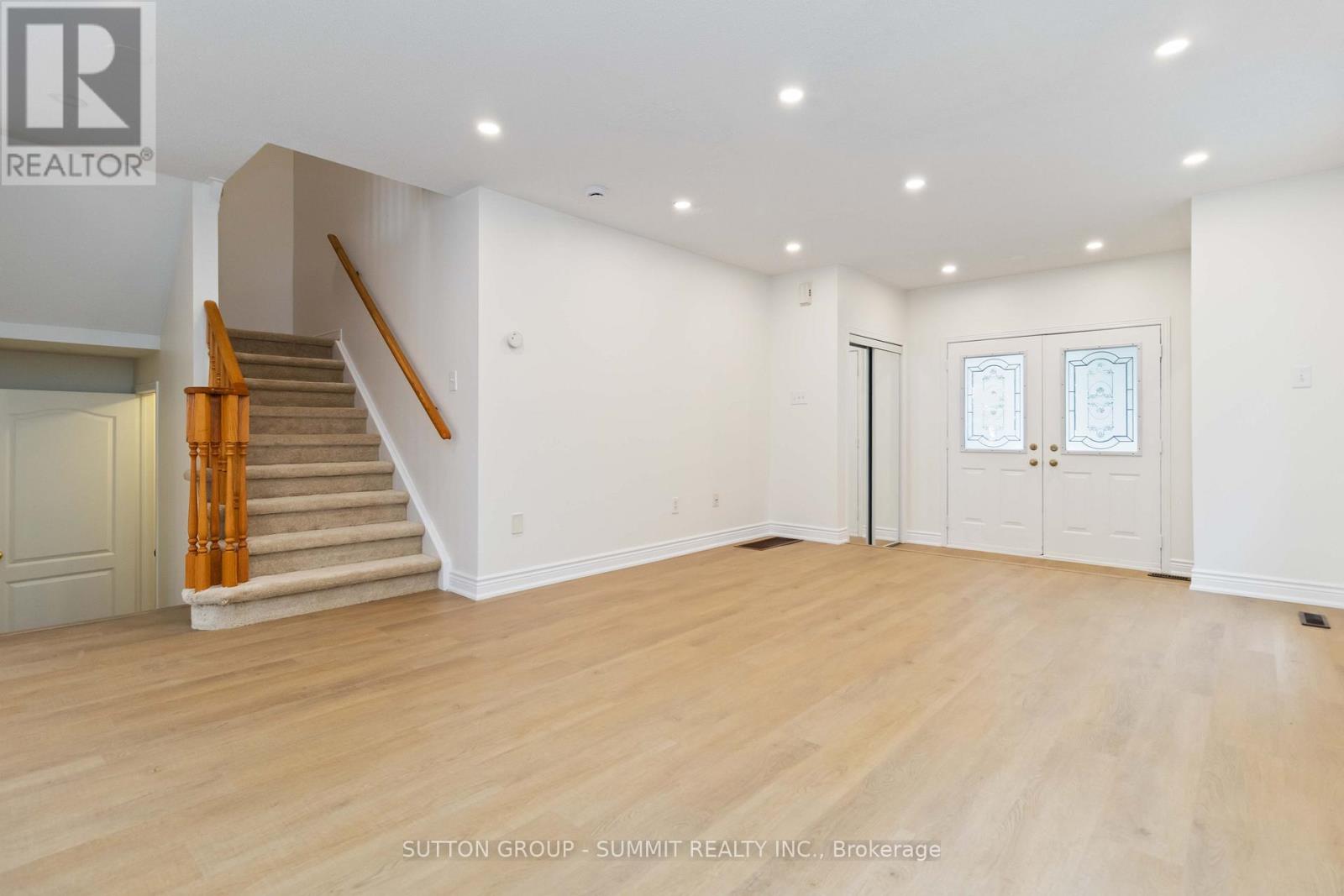 3269 Camberwell Drive, Mississauga, Ontario  L5M 6T2 - Photo 7 - W12473968