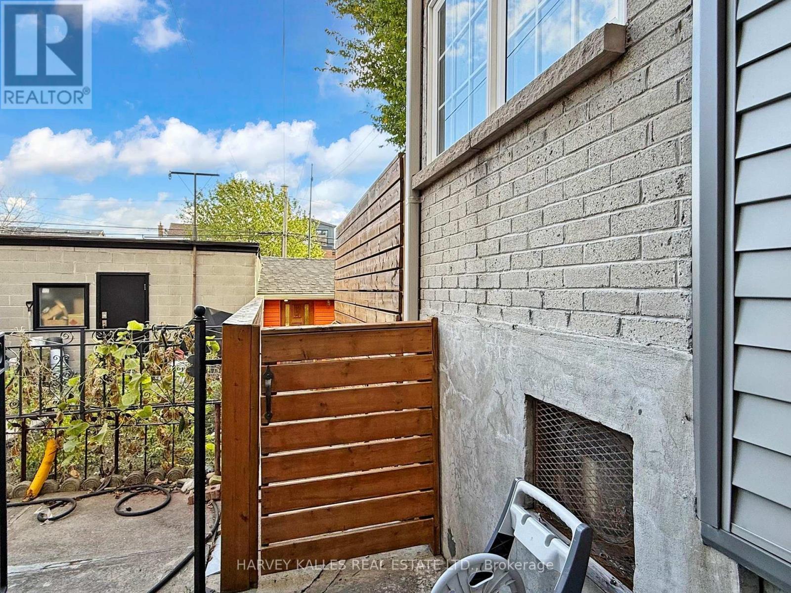 211 Rosemount Avenue, Toronto, Ontario  M6H 2N2 - Photo 45 - W12473973