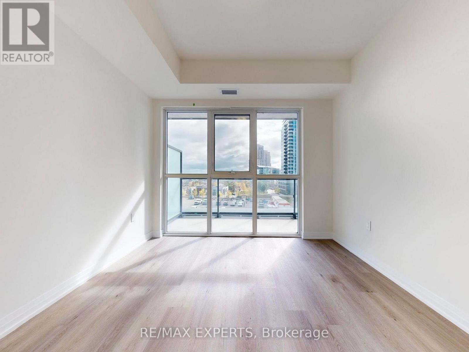 307 - 15 Watergarden Drive, Mississauga, Ontario  L5R 0H4 - Photo 10 - W12473998