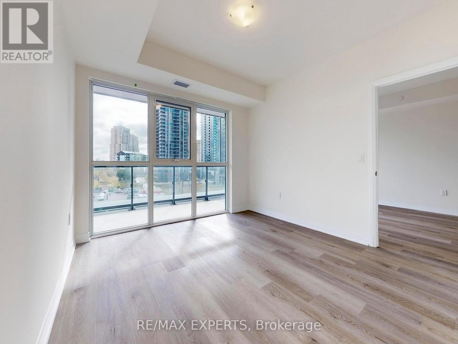 307 - 15 Watergarden Drive, Mississauga, Ontario  L5R 0H4 - Photo 11 - W12473998