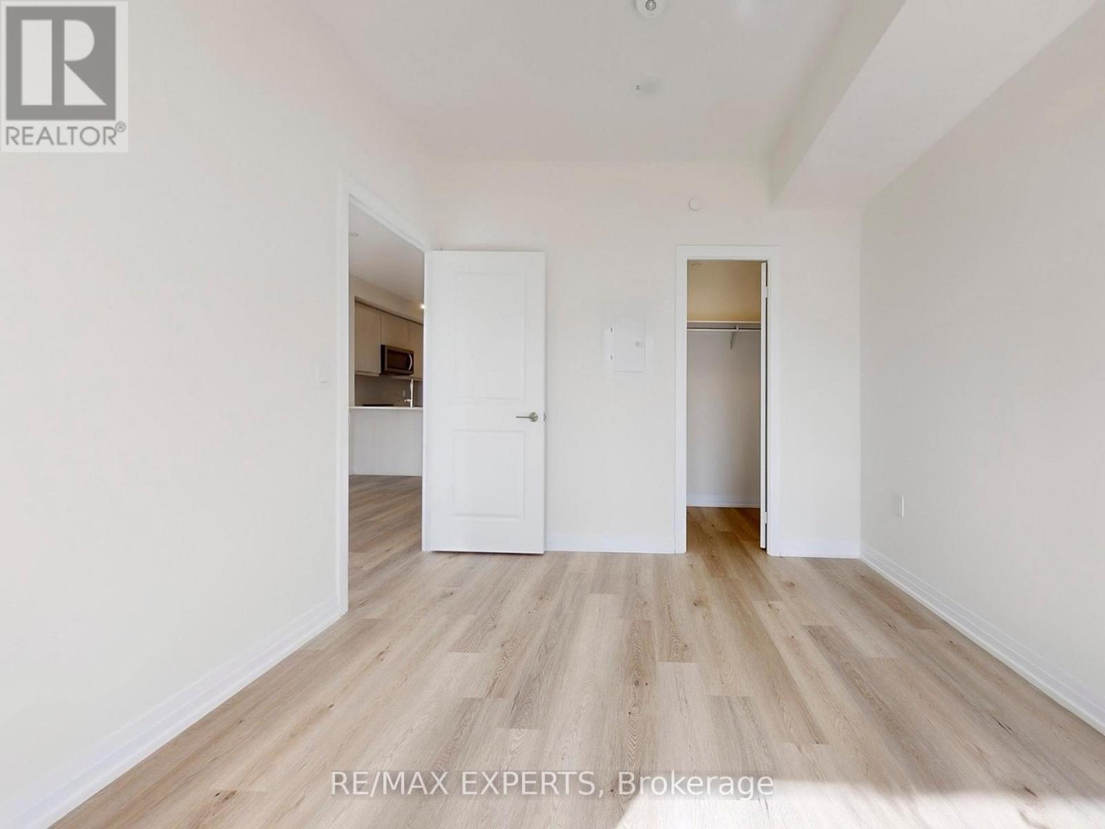 307 - 15 Watergarden Drive, Mississauga, Ontario  L5R 0H4 - Photo 12 - W12473998