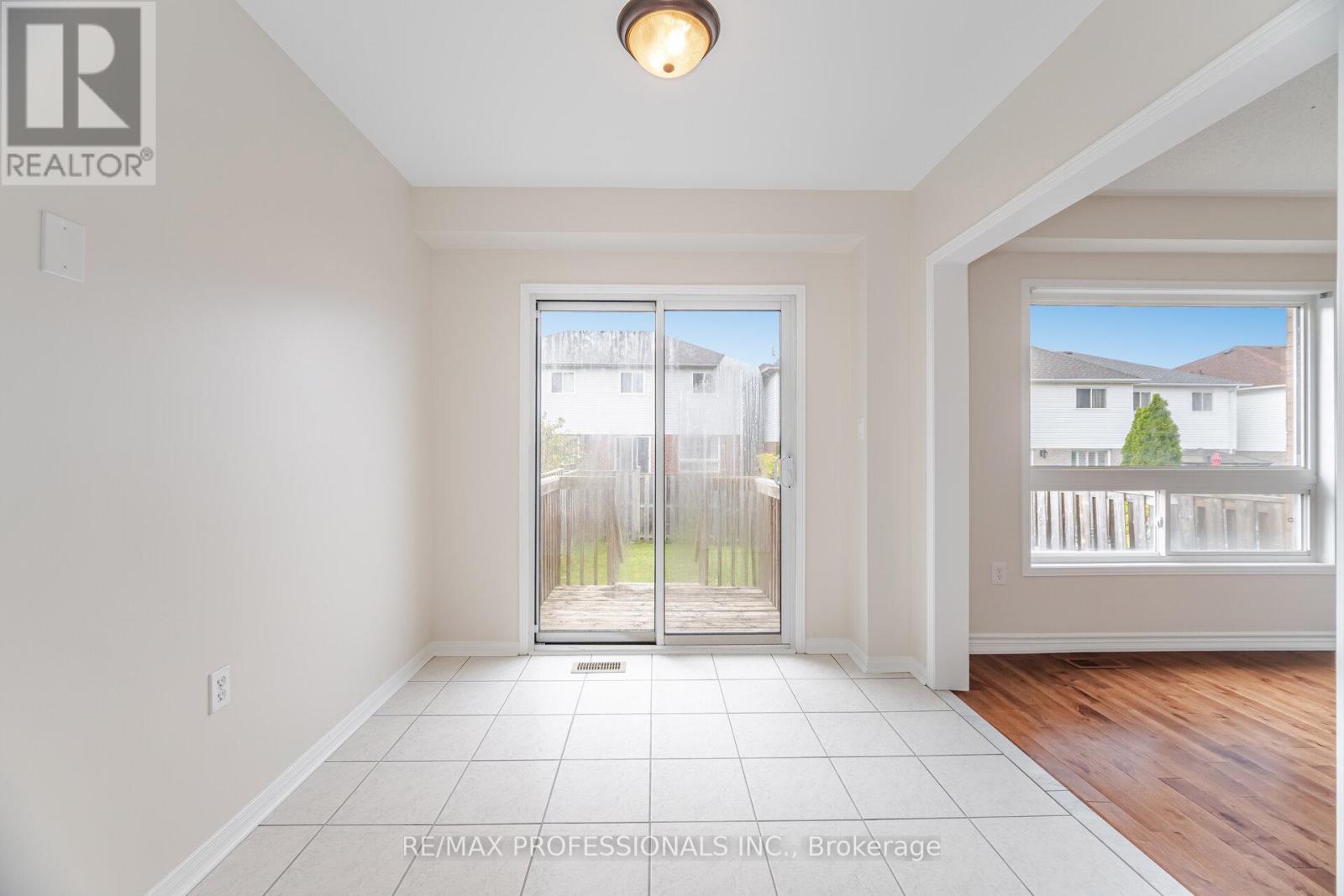 6155 Rowers Crescent, Mississauga, Ontario  L5V 3A1 - Photo 13 - W12474011