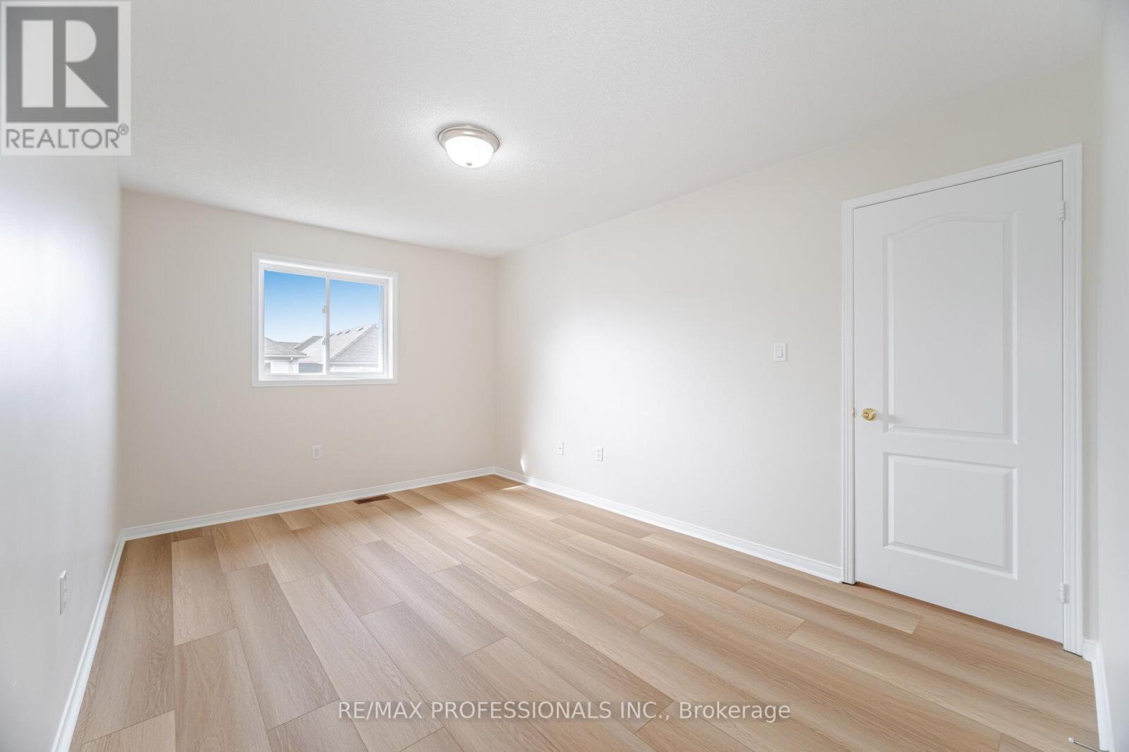 6155 Rowers Crescent, Mississauga, Ontario  L5V 3A1 - Photo 25 - W12474011