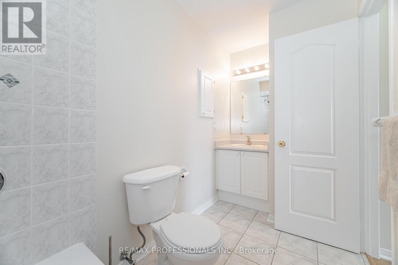 6155 Rowers Crescent, Mississauga, Ontario  L5V 3A1 - Photo 27 - W12474011