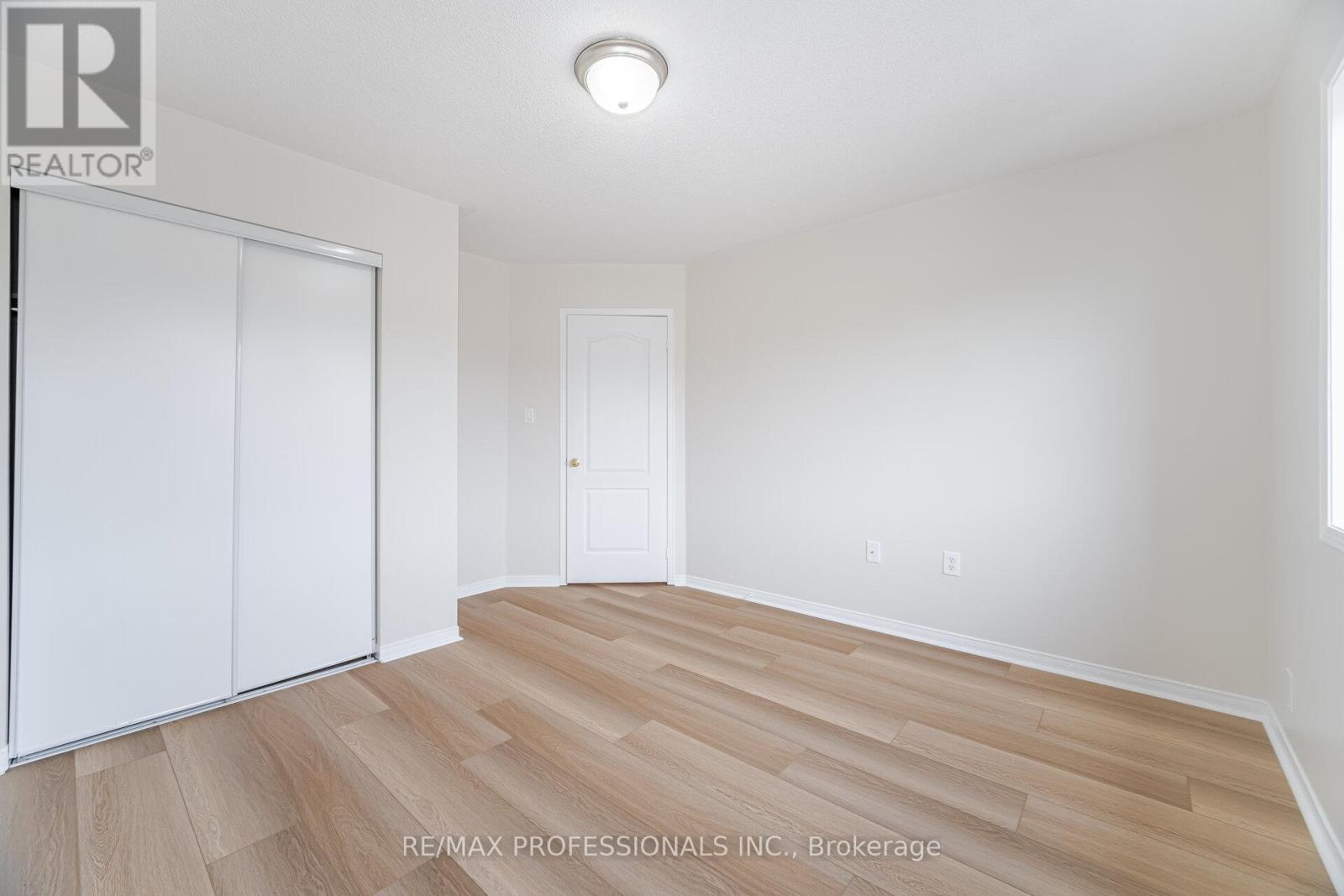 6155 Rowers Crescent, Mississauga, Ontario  L5V 3A1 - Photo 36 - W12474011