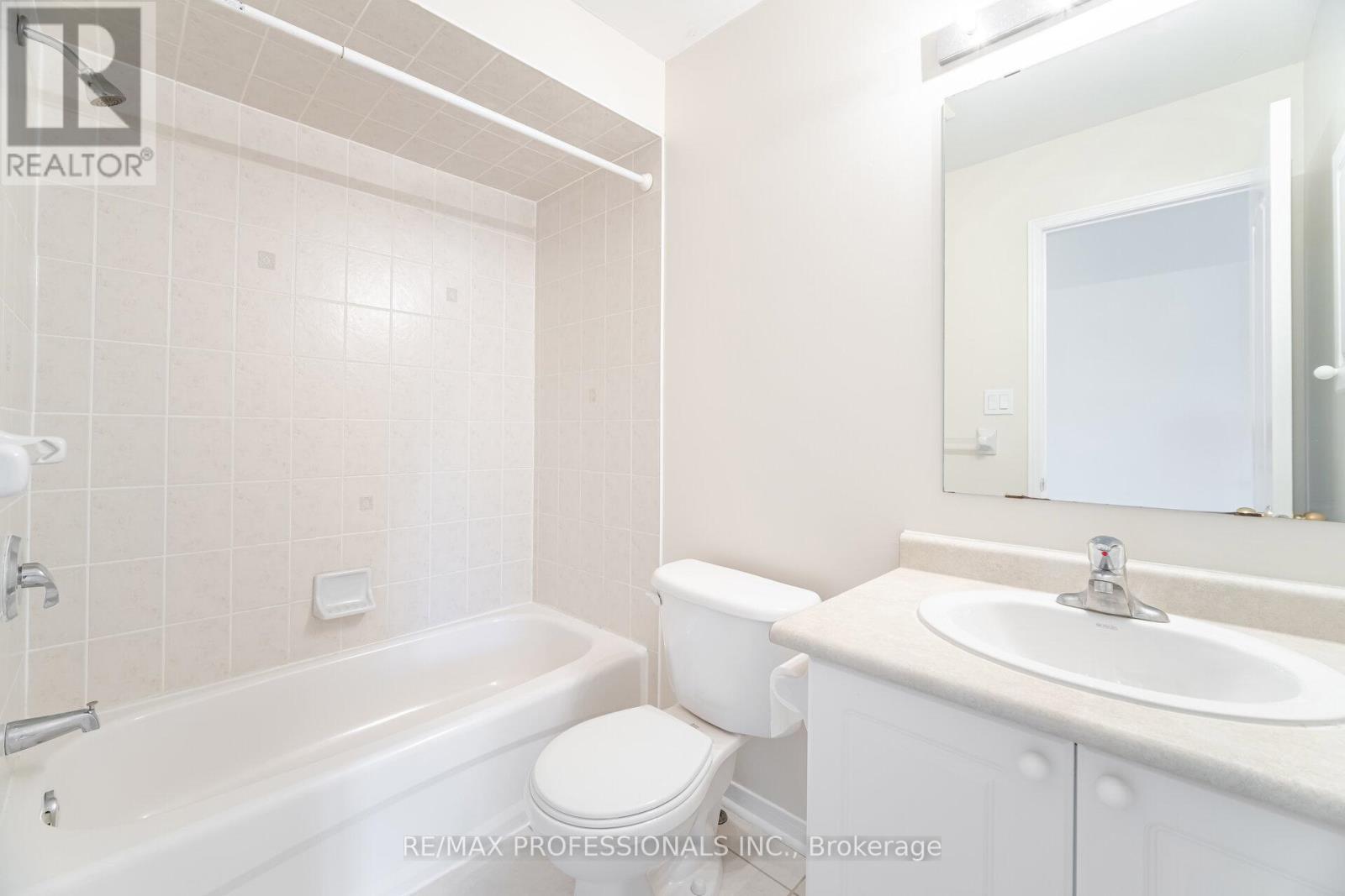 6155 Rowers Crescent, Mississauga, Ontario  L5V 3A1 - Photo 37 - W12474011