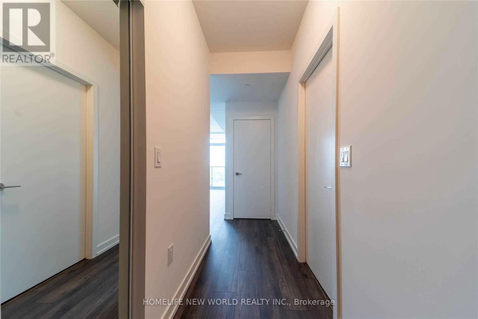 910 - 10 De Boers Drive, Toronto, Ontario  M3J 0L6 - Photo 5 - W12474016