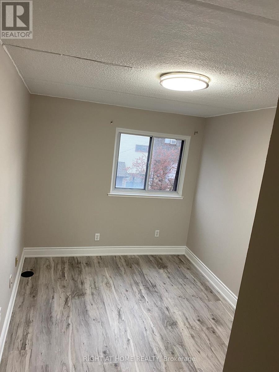 4 - 180 Mississauga Valley Boulevard, Mississauga, Ontario  L5A 3M2 - Photo 11 - W12474034