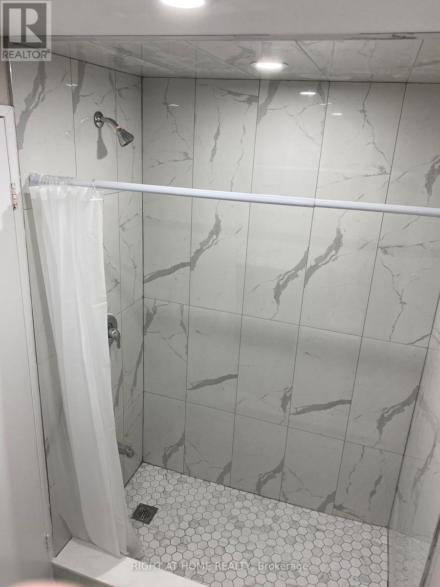 4 - 180 Mississauga Valley Boulevard, Mississauga, Ontario  L5A 3M2 - Photo 12 - W12474034