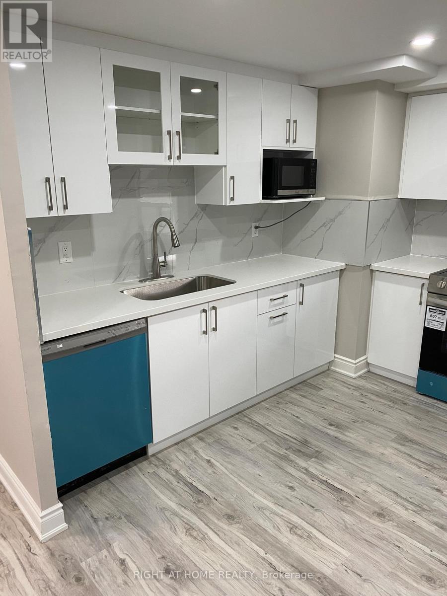 4 - 180 Mississauga Valley Boulevard, Mississauga, Ontario  L5A 3M2 - Photo 9 - W12474034