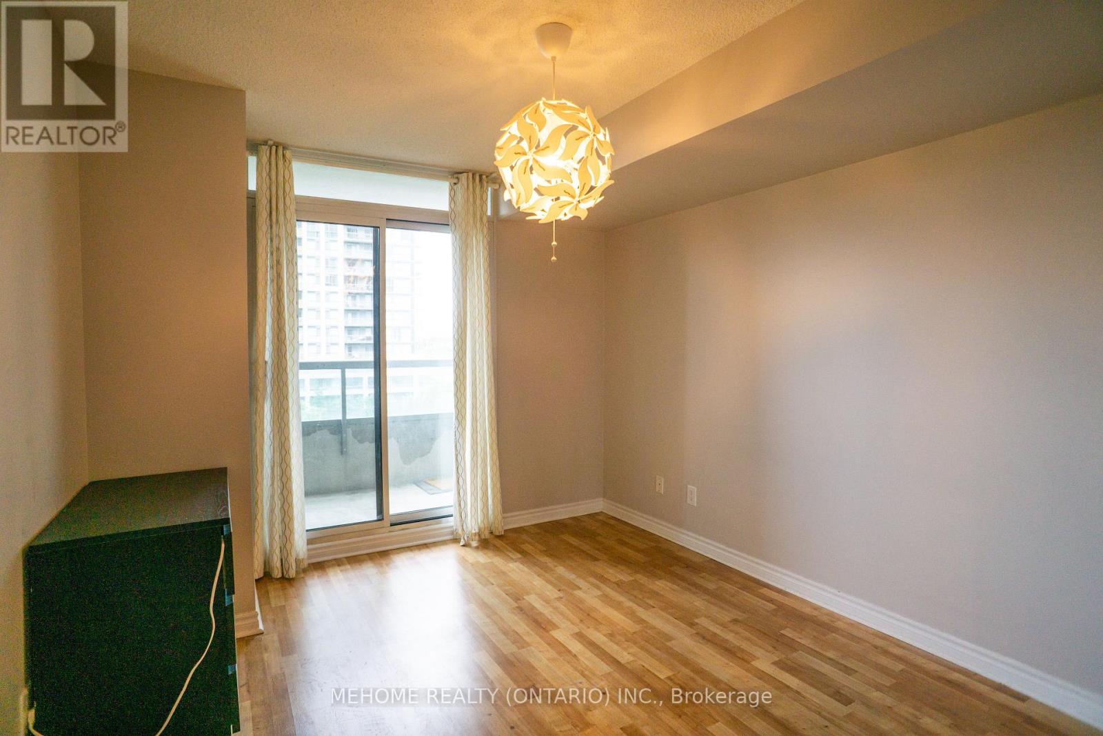 617 - 335 Rathburn Road W, Mississauga, Ontario  L5B 0C8 - Photo 12 - W12474075