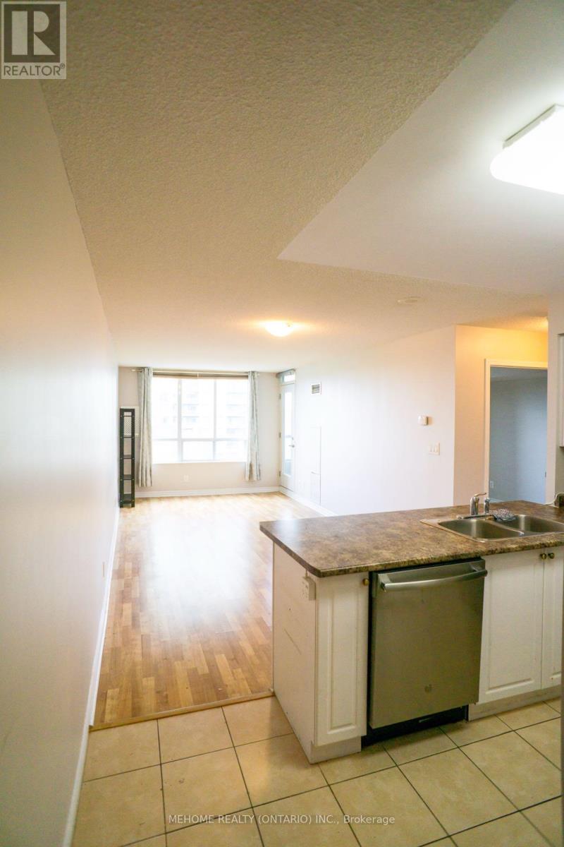 617 - 335 Rathburn Road W, Mississauga, Ontario  L5B 0C8 - Photo 3 - W12474075