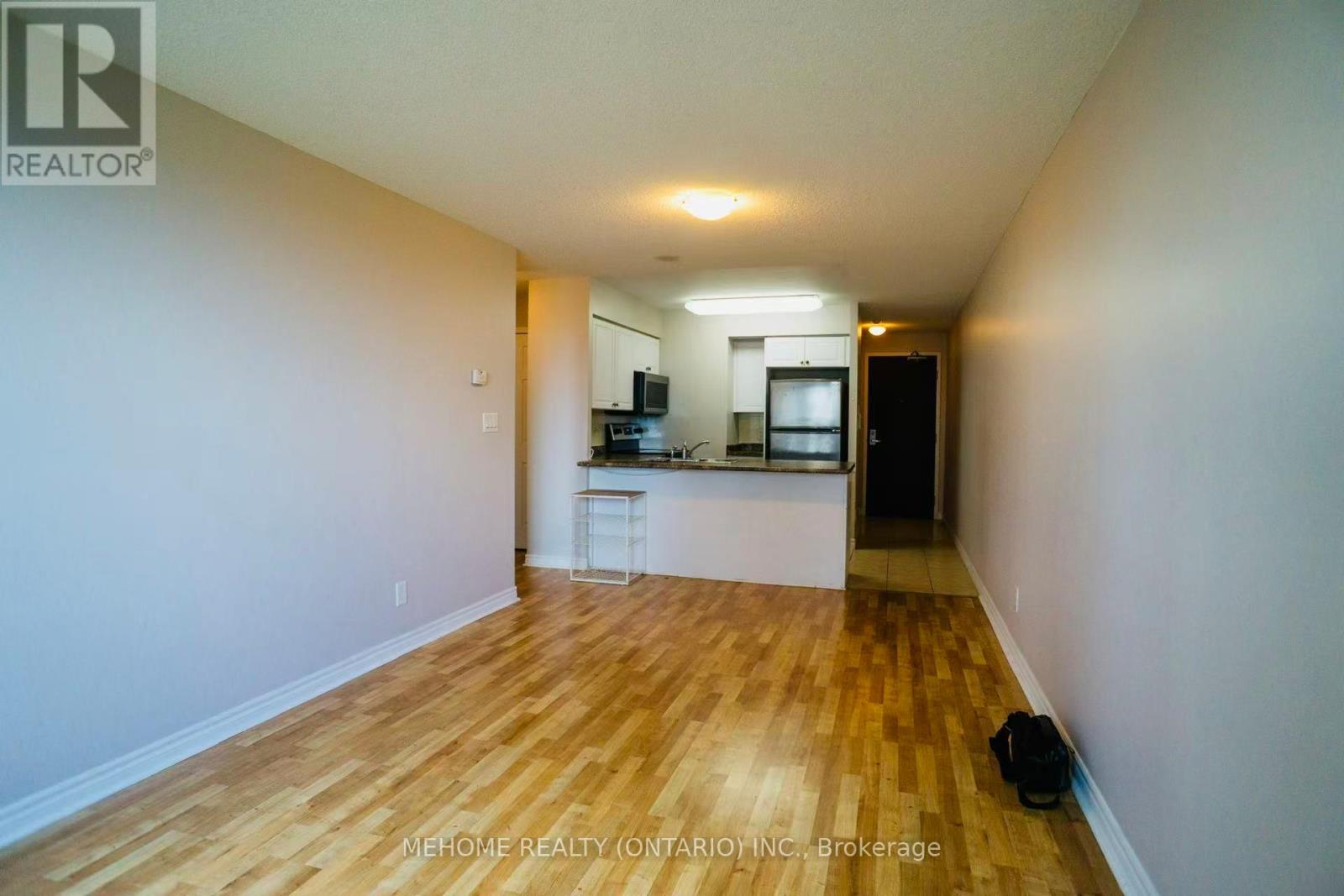 617 - 335 Rathburn Road W, Mississauga, Ontario  L5B 0C8 - Photo 7 - W12474075