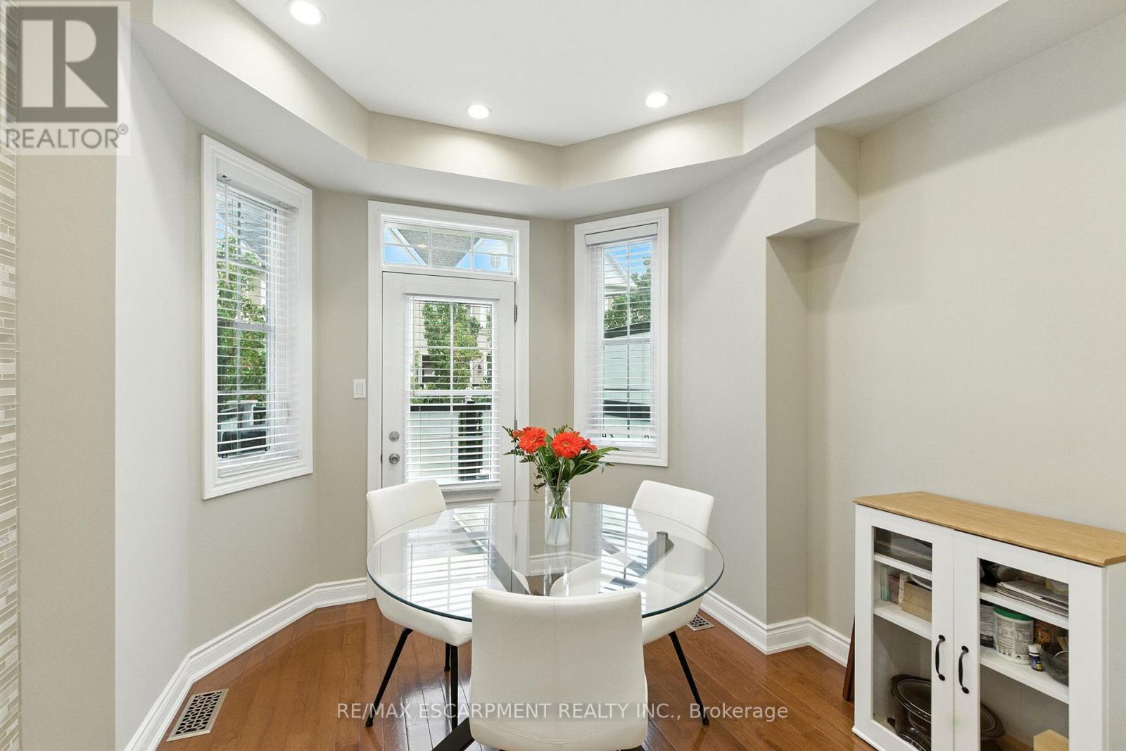 3 - 117 Nelson Street, Oakville, Ontario  L6L 3J1 - Photo 17 - W12474086