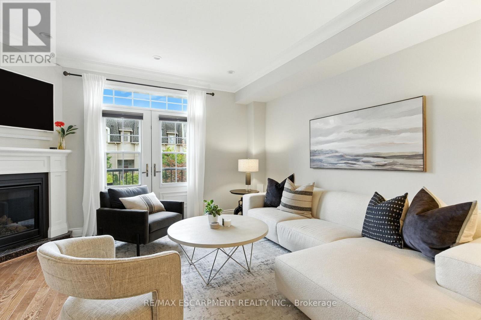 3 - 117 Nelson Street, Oakville, Ontario  L6L 3J1 - Photo 9 - W12474086