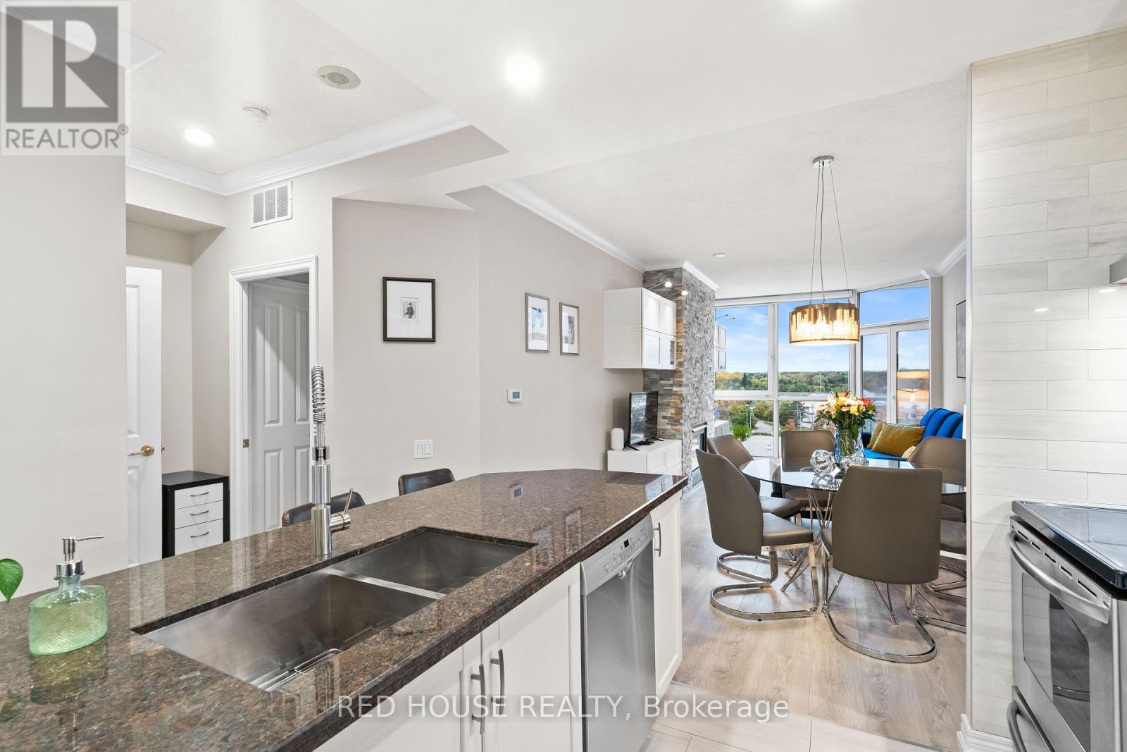 Ph906 - 50 Old Mill Road, Oakville, Ontario  L6J 7W1 - Photo 14 - W12474101