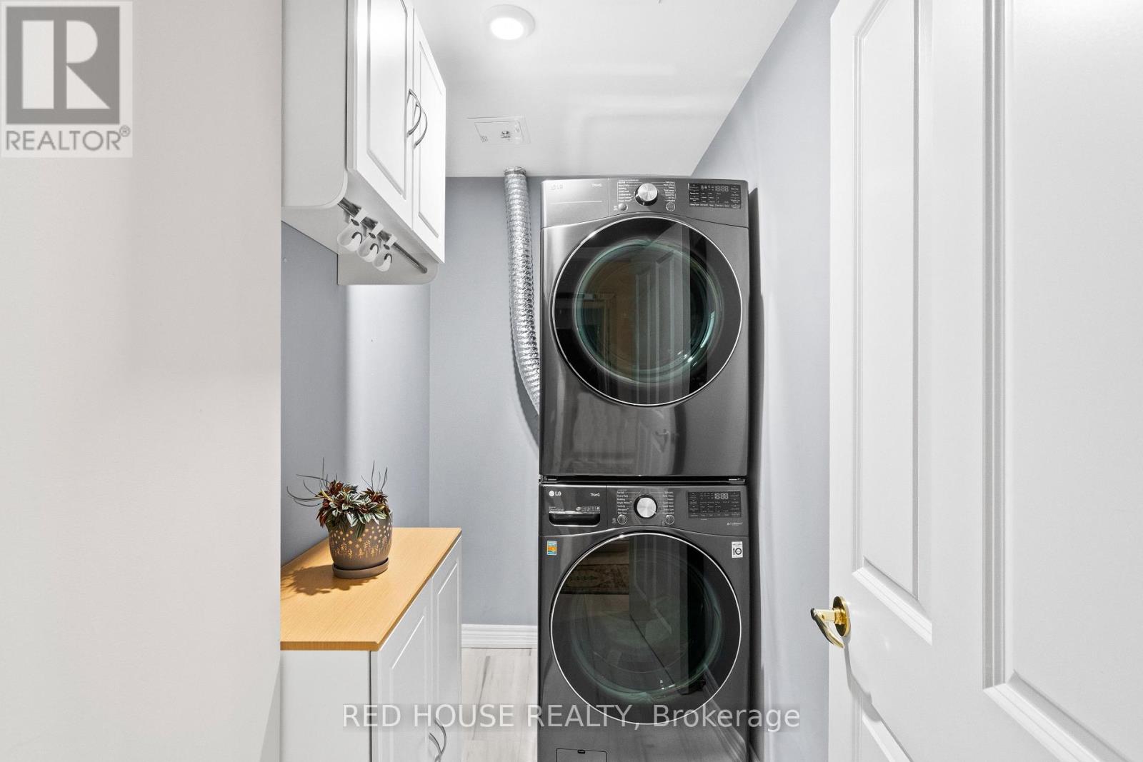Ph906 - 50 Old Mill Road, Oakville, Ontario  L6J 7W1 - Photo 31 - W12474101