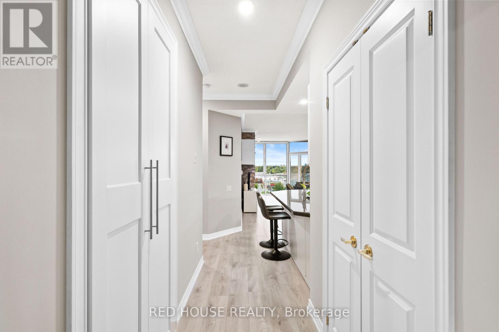 Ph906 - 50 Old Mill Road, Oakville, Ontario  L6J 7W1 - Photo 5 - W12474101