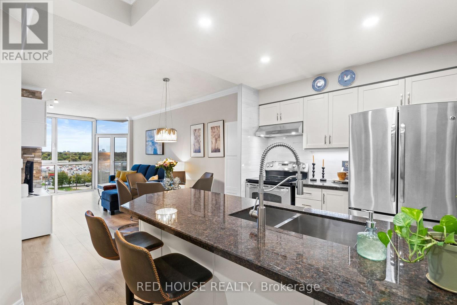 Ph906 - 50 Old Mill Road, Oakville, Ontario  L6J 7W1 - Photo 7 - W12474101