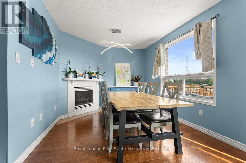 2913 Darien Road, Burlington (Rose), Ontario  L7M 4K2 - Photo 10 - W12457195