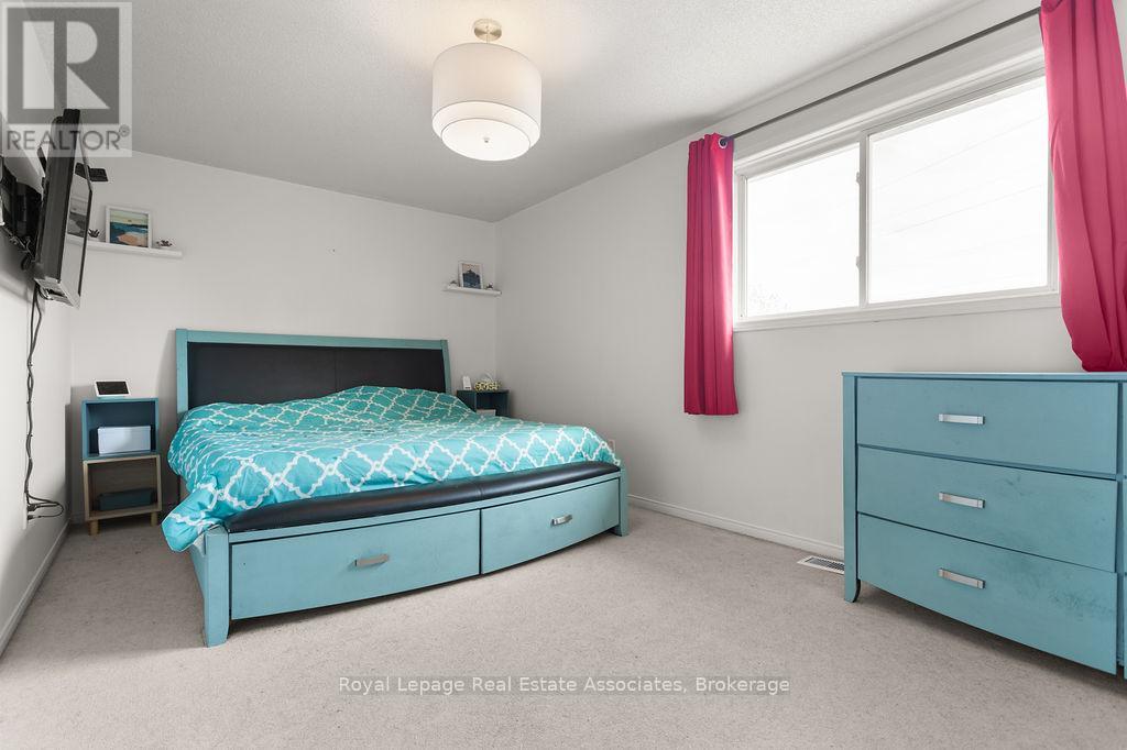 2913 Darien Road, Burlington (Rose), Ontario  L7M 4K2 - Photo 12 - W12457195