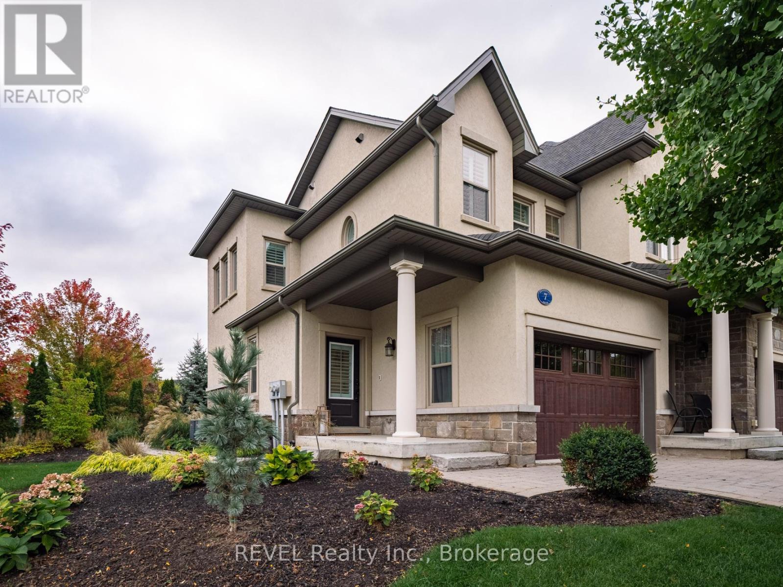 A7 - 7 Aberdeen Lane S, Niagara-On-The-Lake, Ontario  L0S 1J0 - Photo 2 - X12474144