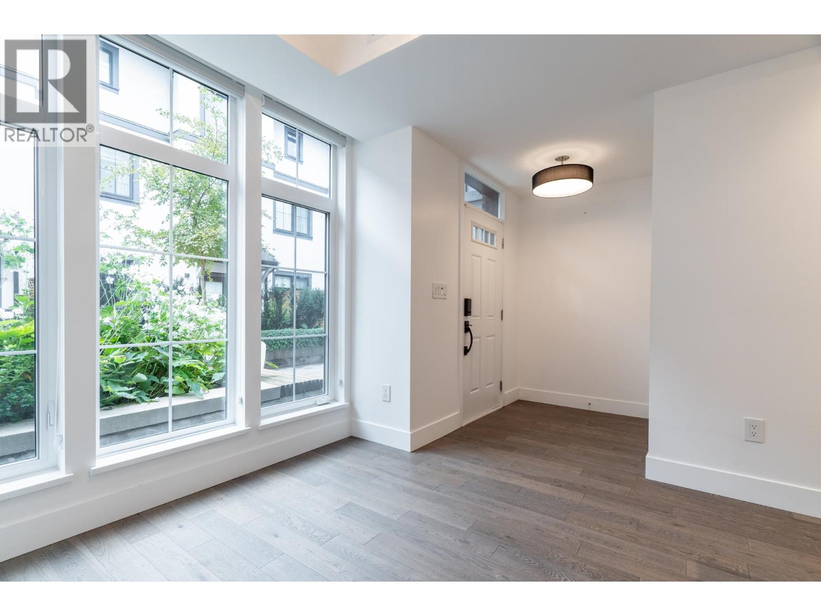 125 2070 Curling Road, North Vancouver, British Columbia  V7P 0C9 - Photo 8 - R3059811