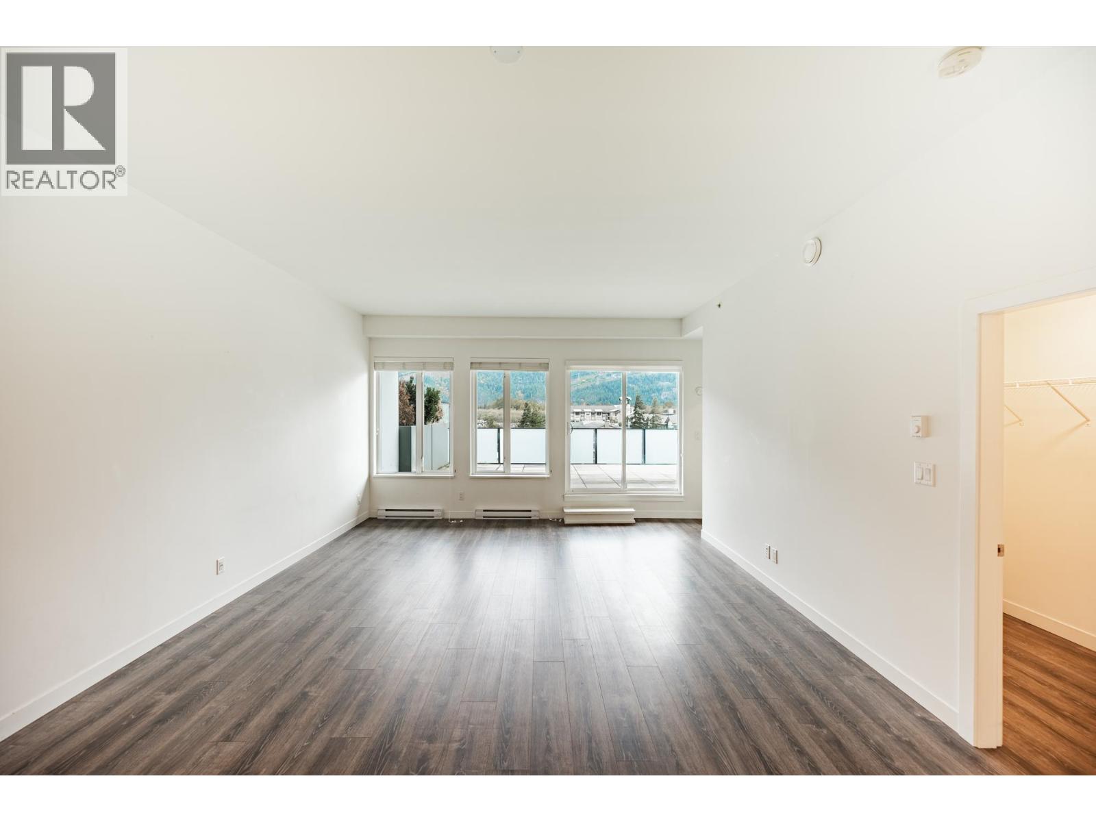 603 1365 Pemberton Avenue, Squamish, British Columbia  V8B 1B7 - Photo 5 - R3060430