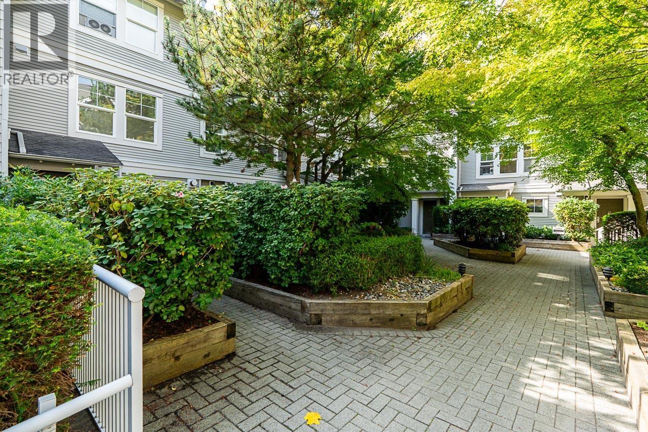 4 7179 18th Avenue, Burnaby, British Columbia  V3N 1H2 - Photo 4 - R3060456