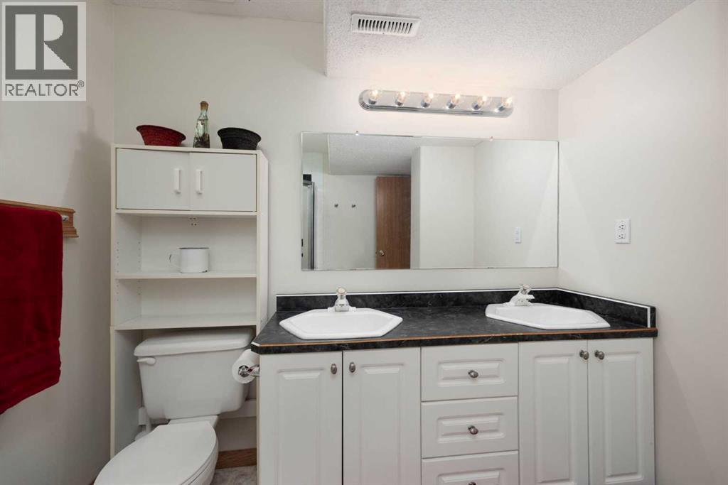 212 Bussieres Drive, Fort Mcmurray, Alberta  T9K 1T3 - Photo 37 - A2244710