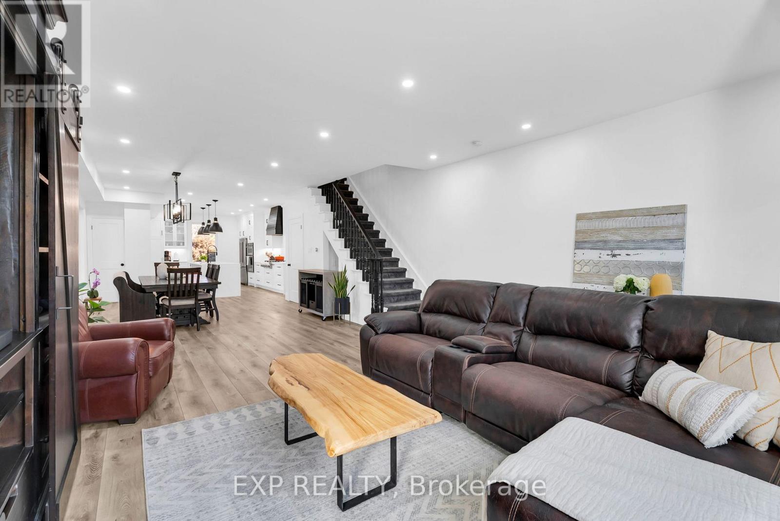 28 Elliott Street, Cambridge, Ontario  N1R 2J2 - Photo 8 - X12473978