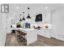 28 ELLIOTT STREET, Cambridge, Ontario