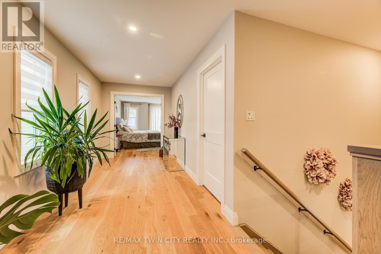 928 Chapel Hill Court S, Kitchener, Ontario  N2R 0P4 - Photo 20 - X12473985