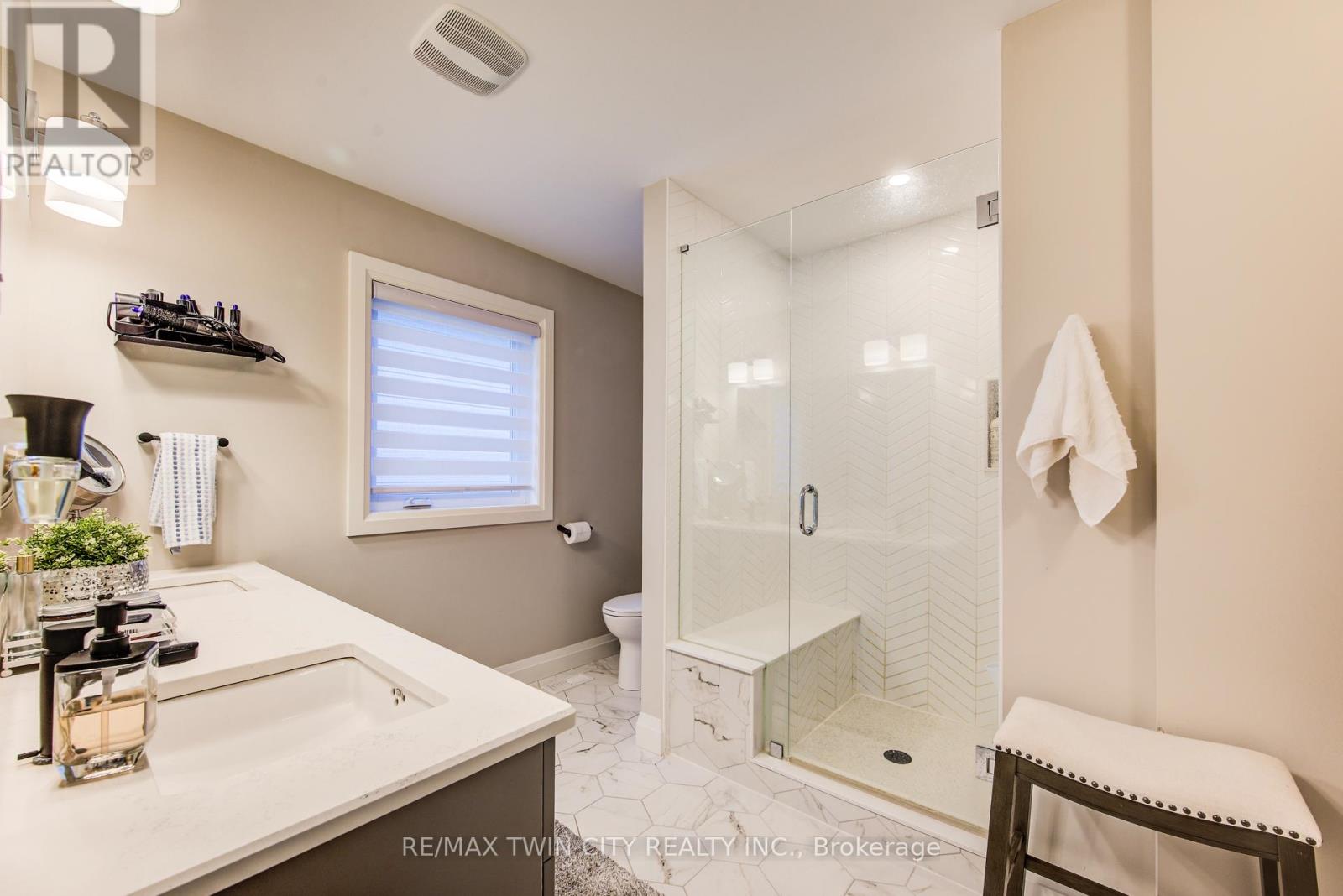 928 Chapel Hill Court S, Kitchener, Ontario  N2R 0P4 - Photo 26 - X12473985
