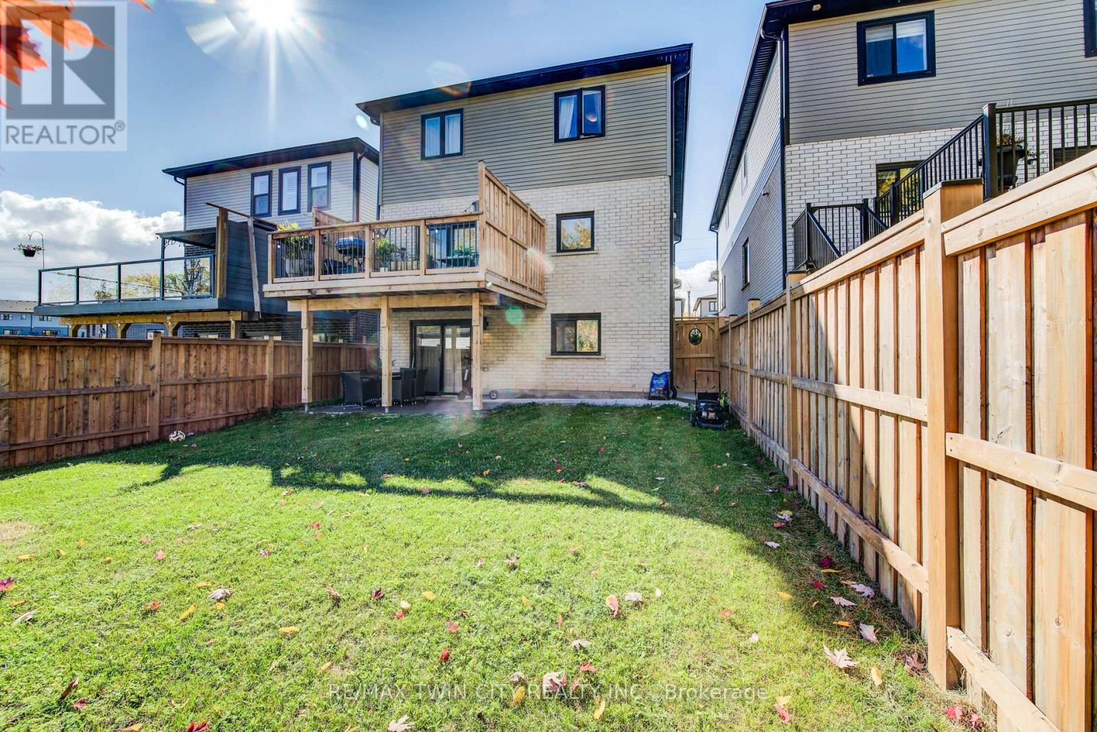 928 Chapel Hill Court S, Kitchener, Ontario  N2R 0P4 - Photo 42 - X12473985