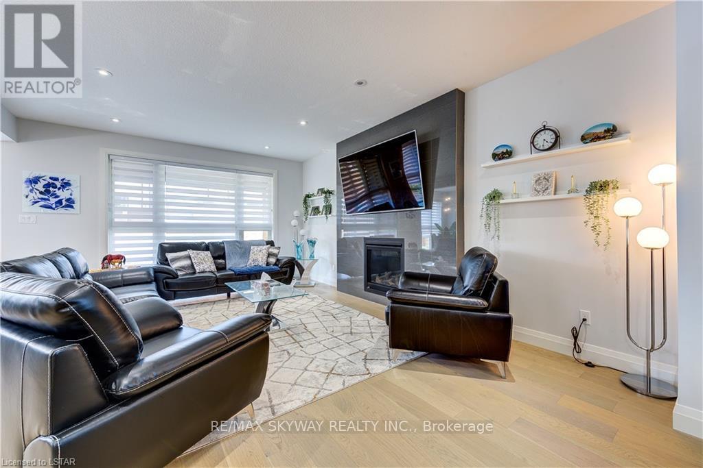 1774 Brunson Way, London South, Ontario  N6K 0H1 - Photo 6 - X12474009