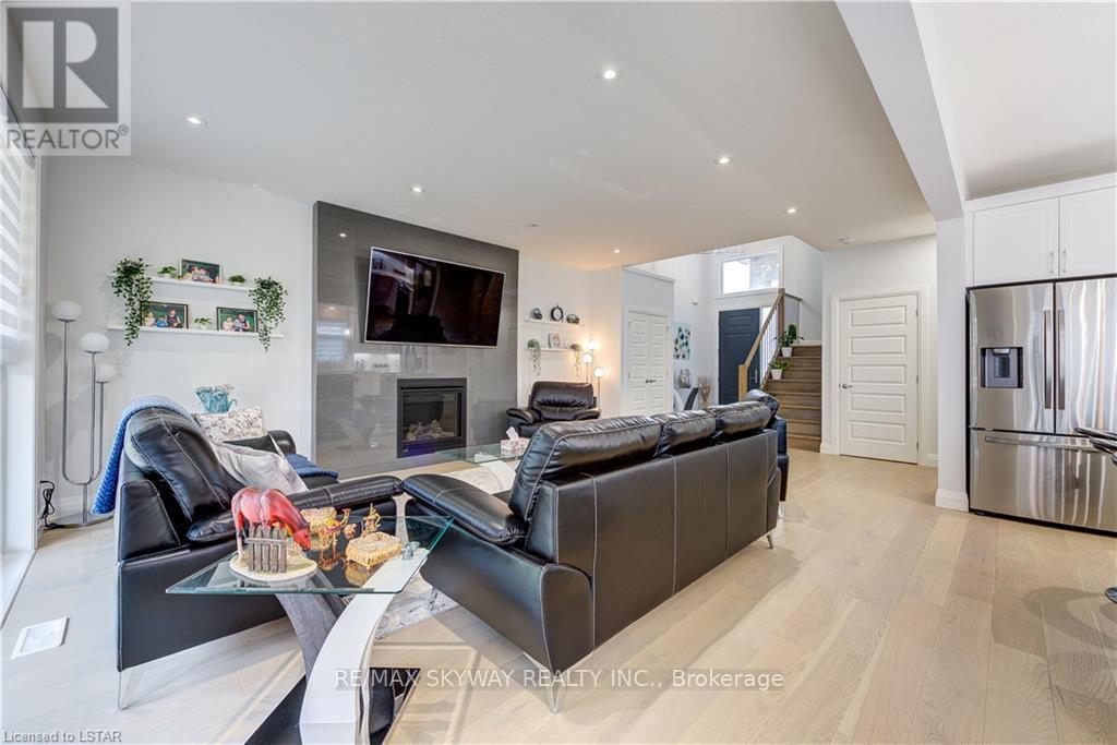 1774 Brunson Way, London South, Ontario  N6K 0H1 - Photo 8 - X12474009