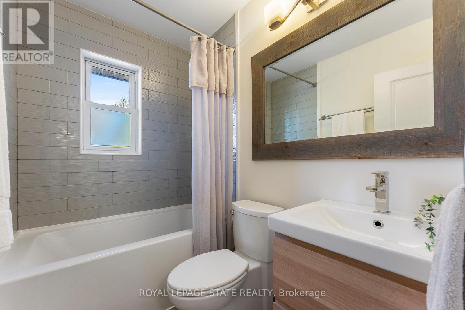 103 Wise Crescent, Hamilton, Ontario  L8T 2L7 - Photo 16 - X12474017