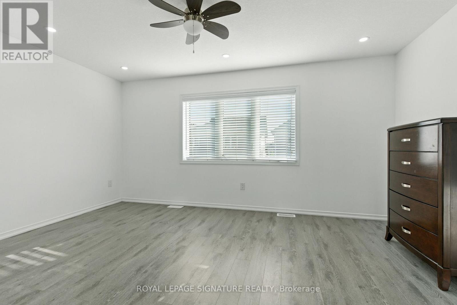 16 Froggy Drive, Thorold, Ontario  L3B 0G9 - Photo 15 - X12474043