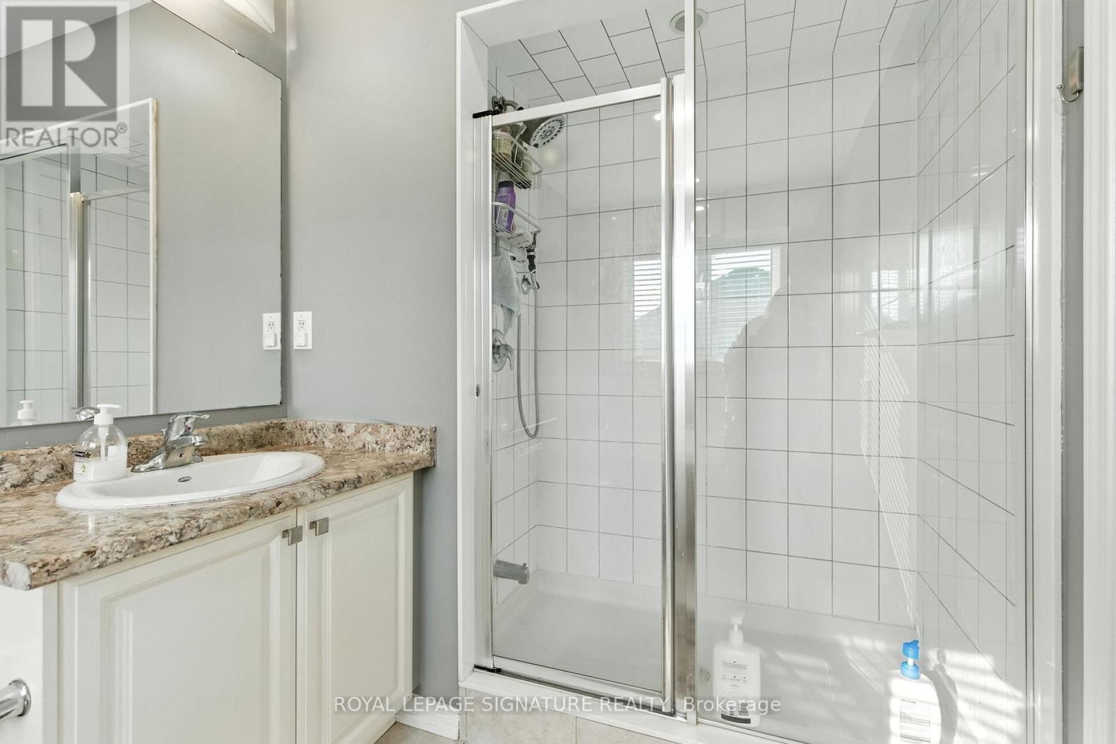 16 Froggy Drive, Thorold, Ontario  L3B 0G9 - Photo 18 - X12474043
