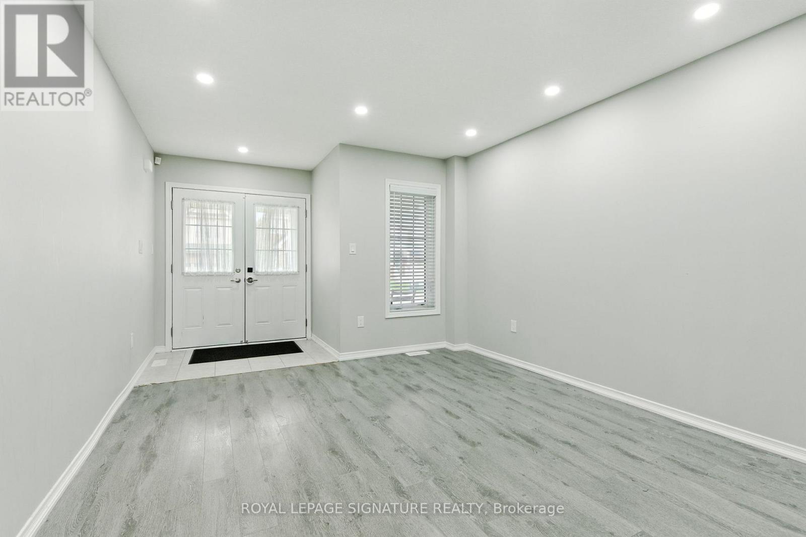 16 Froggy Drive, Thorold, Ontario  L3B 0G9 - Photo 5 - X12474043