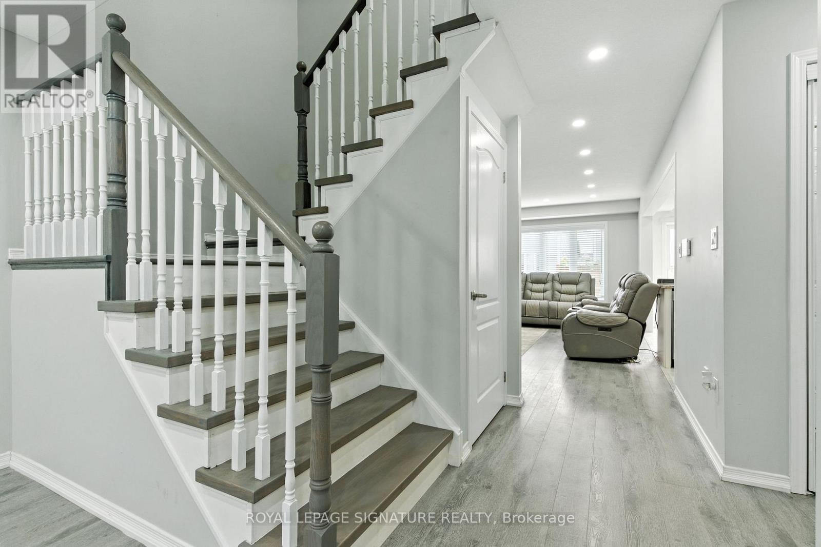 16 Froggy Drive, Thorold, Ontario  L3B 0G9 - Photo 6 - X12474043