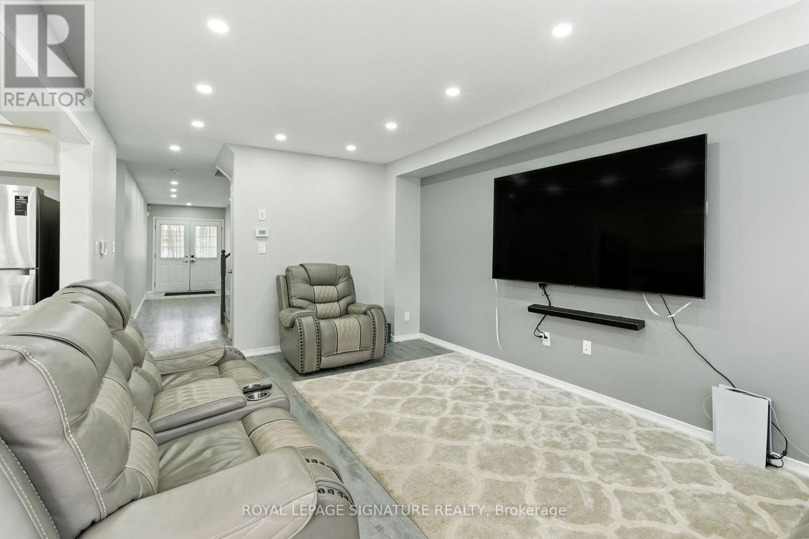 16 Froggy Drive, Thorold, Ontario  L3B 0G9 - Photo 8 - X12474043