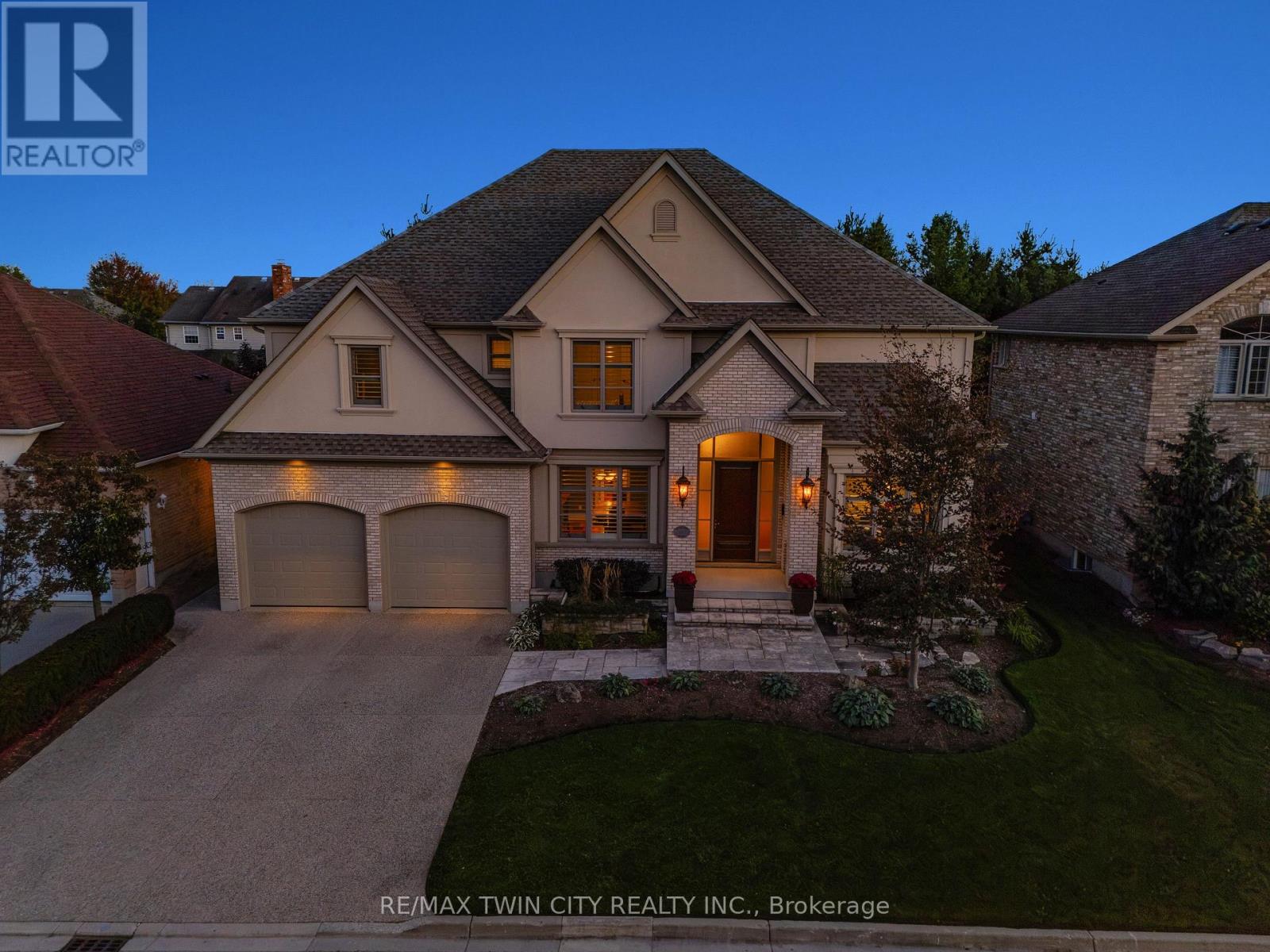 541 Falconridge Crescent, Kitchener, Ontario  N2K 4J2 - Photo 3 - X12474044