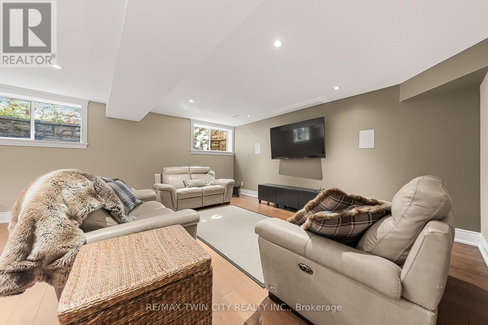 541 Falconridge Crescent, Kitchener, Ontario  N2K 4J2 - Photo 39 - X12474044
